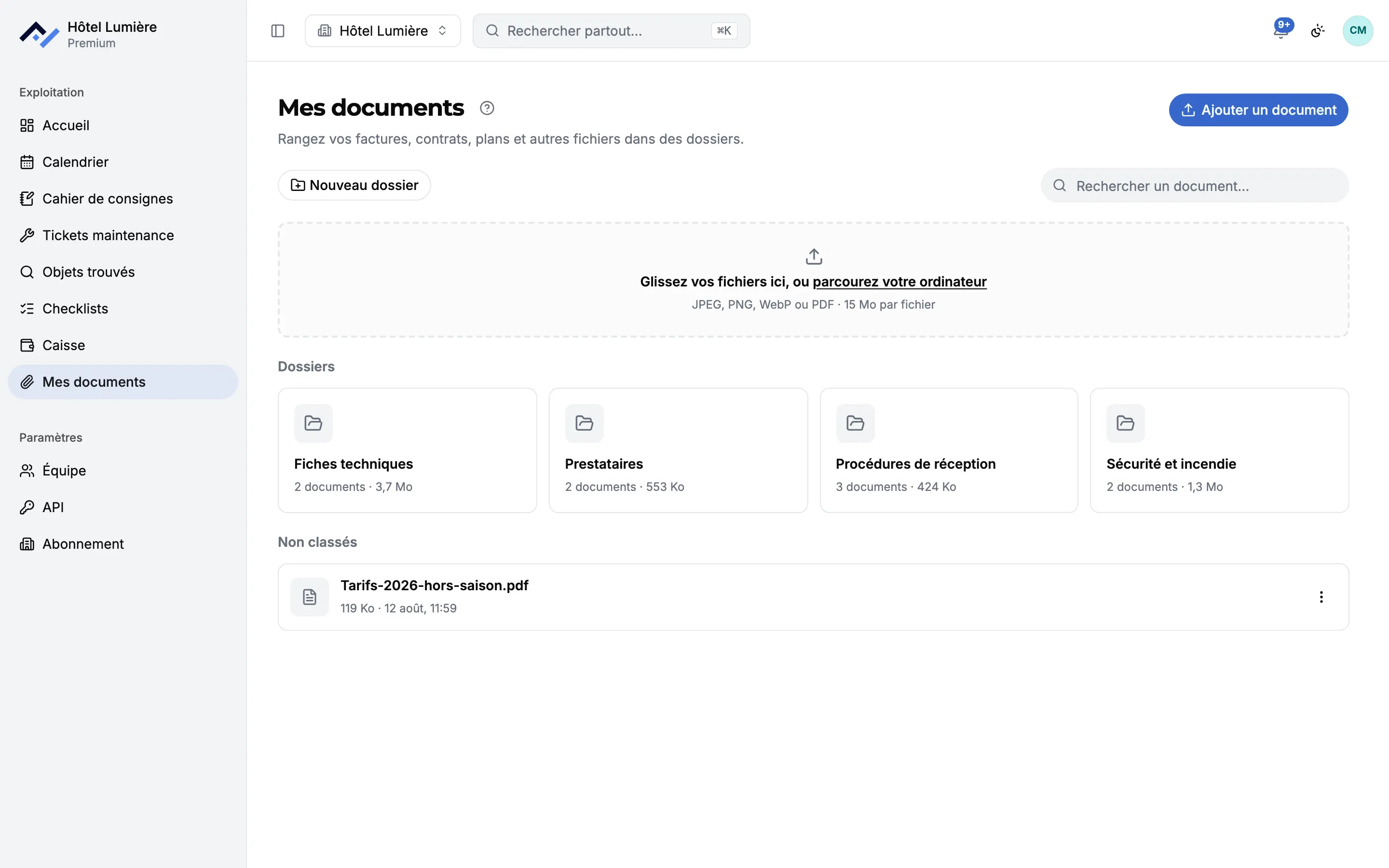 L'écran Mes documents de Front Desk : quatre dossiers de l'établissement avec le nombre de fichiers et leur poids, et un document non classé.